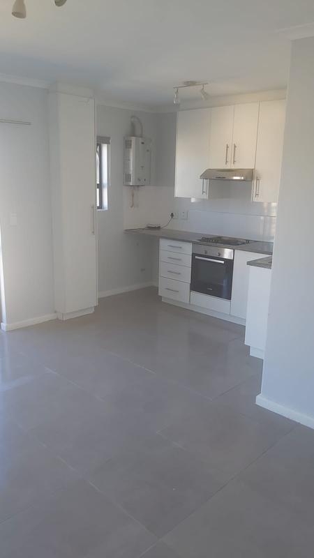 To Let 2 Bedroom Property for Rent in Table View Western Cape